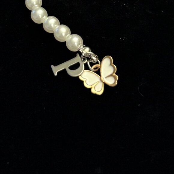Stanley Cup Accessories Pearl Letter "P" Charm with Butterfly (2pc) (SKU: 249MI) - Picture 2 of 3